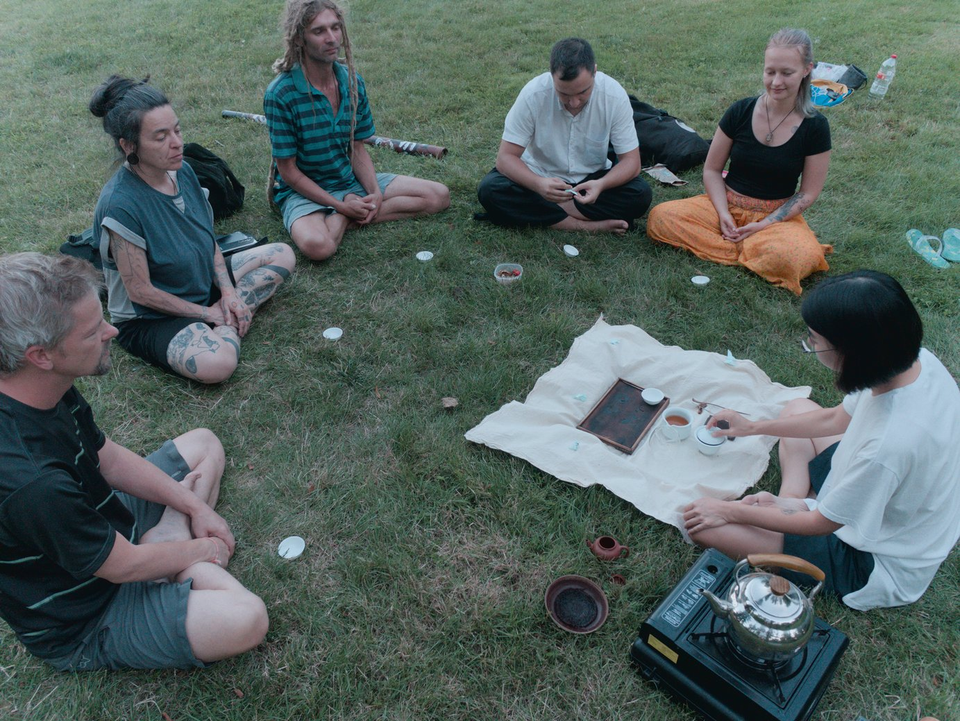 gongfu wild tea meditation gathering in a park in Prague