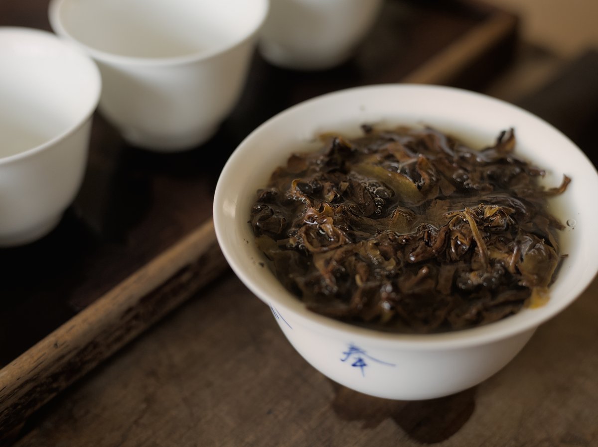 steeping naturally farmed Ruby Red Jade oolong tea leaves in gaiwan