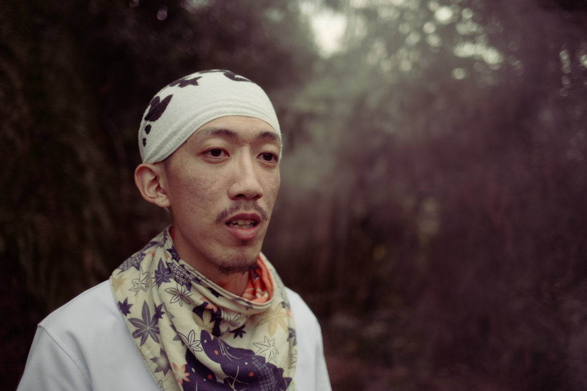 portrait of wild tea master cho from taiwan